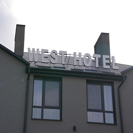 West Hotel Мостиська Екстер'єр фото